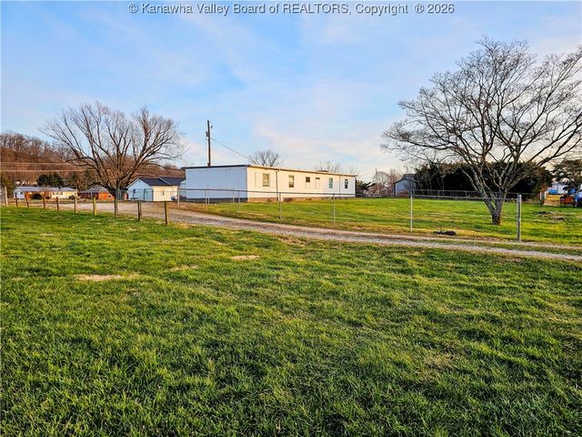 276 Frost Lane, Gallipolis Ferry, WV 25515