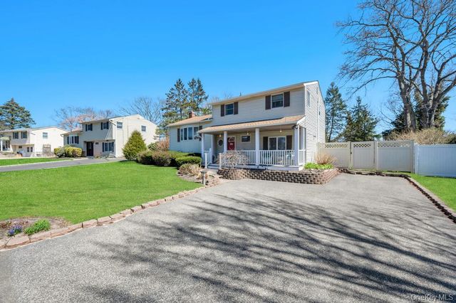 11 Biscayne Drive, Selden, NY 11784