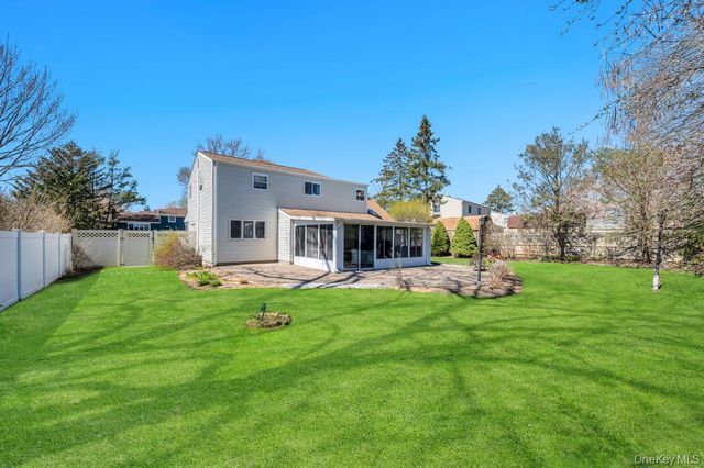 11 Biscayne Drive, Selden, NY 11784