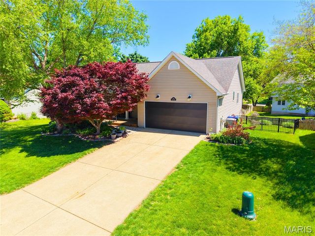 554 Prentice Drive, St Peters, MO 63376