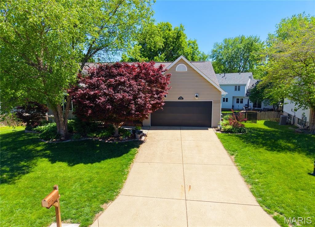 554 Prentice Drive, St Peters, MO 63376