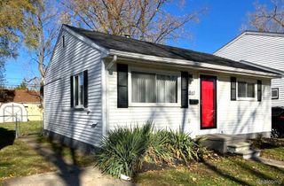 861 E Dallas Avenue, Madison Heights, MI 48071