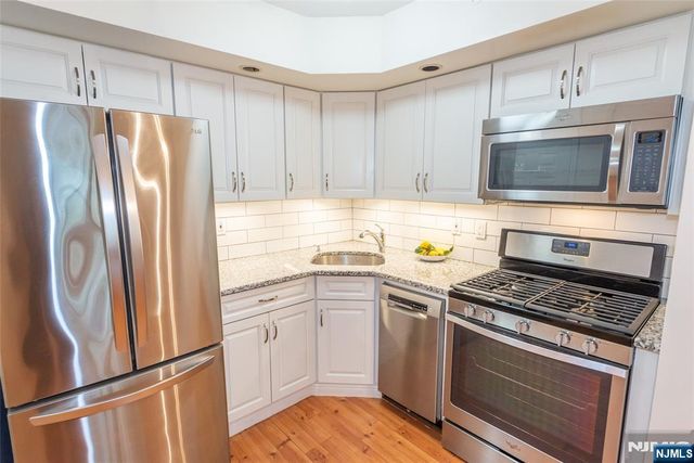 1406 Faulkner Court, Mahwah, NJ 07430
