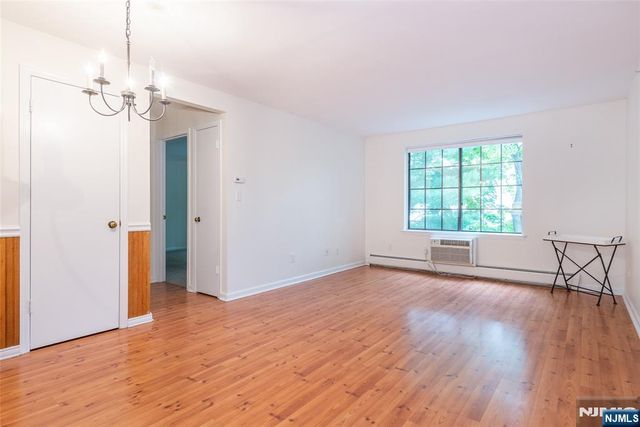 1406 Faulkner Court, Mahwah, NJ 07430