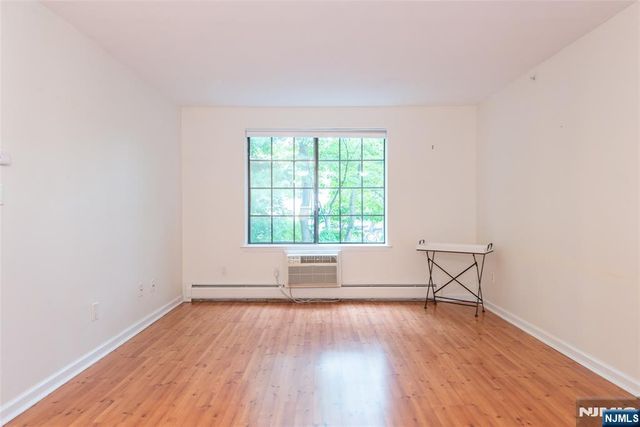 1406 Faulkner Court, Mahwah, NJ 07430