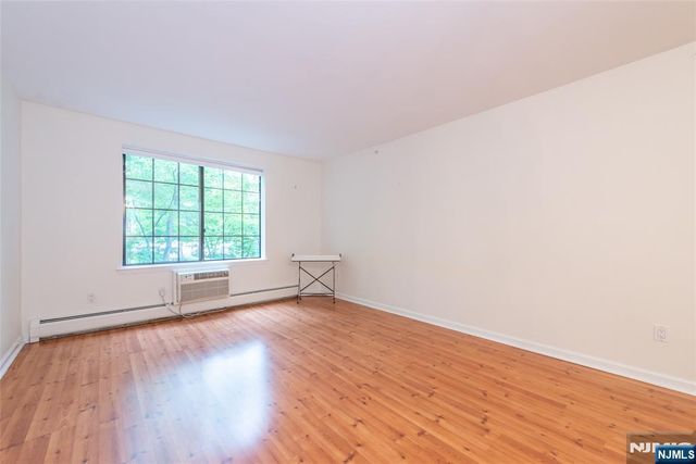 1406 Faulkner Court, Mahwah, NJ 07430