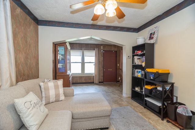 8351 S Cregier Avenue, Chicago, IL 60617