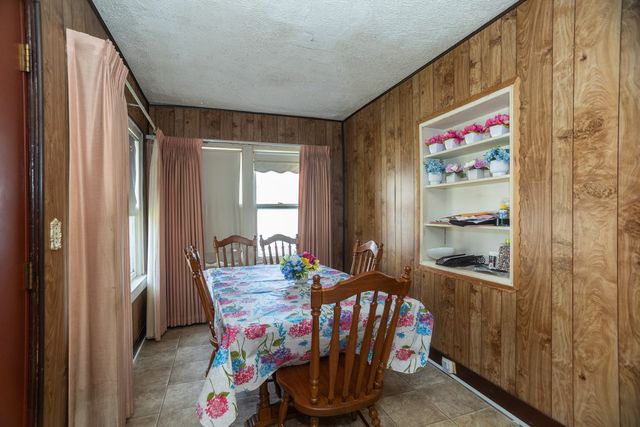 8351 S Cregier Avenue, Chicago, IL 60617