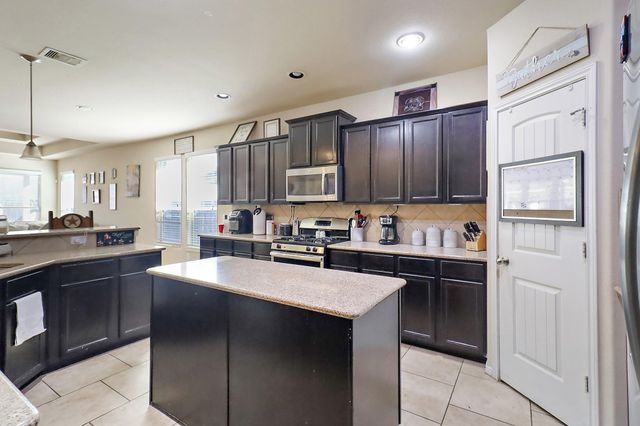 18810 Deer Trace Drive, Crosby, TX 77532