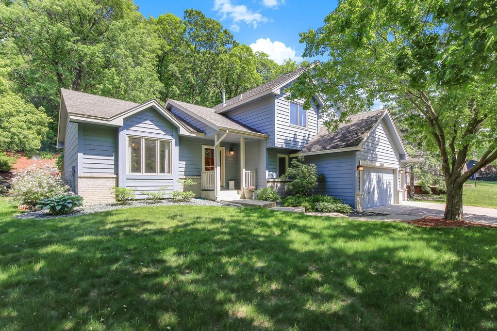 15505 Bryant Avenue S, Burnsville, MN 55306