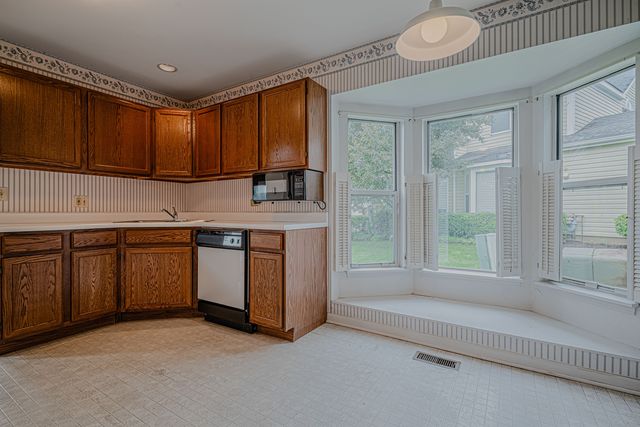 5907 Delaware Avenue, Gurnee, IL 60031