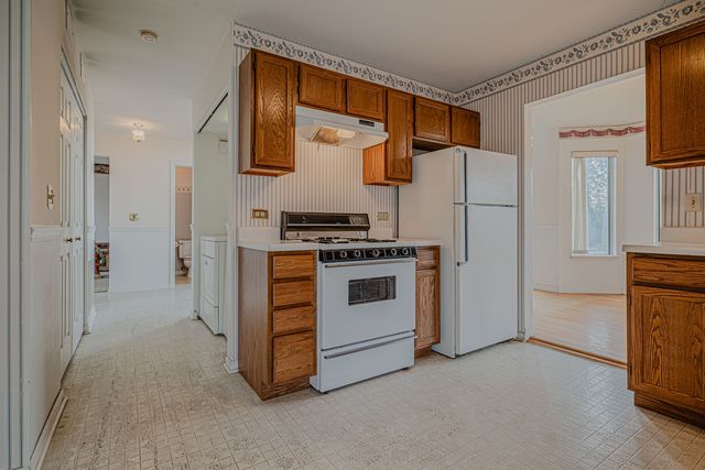 5907 Delaware Avenue, Gurnee, IL 60031