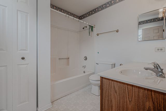 5907 Delaware Avenue, Gurnee, IL 60031