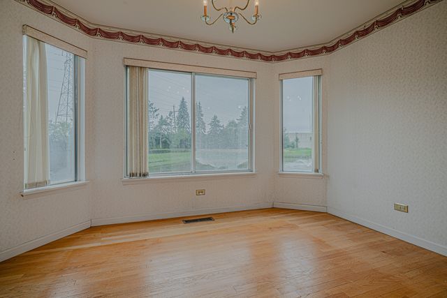 5907 Delaware Avenue, Gurnee, IL 60031