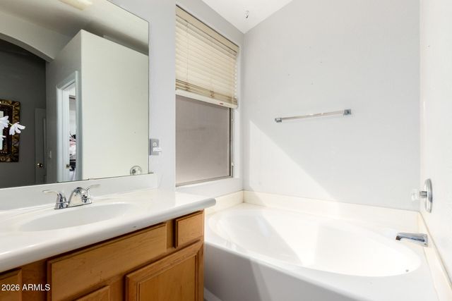 8965 E HILLVIEW Street, Mesa, AZ 85207