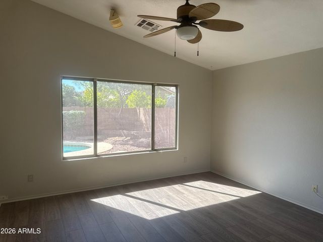 8965 E HILLVIEW Street, Mesa, AZ 85207