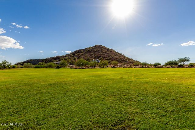 8965 E HILLVIEW Street, Mesa, AZ 85207