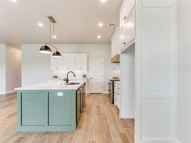 713 Summit Hollow Drive, Norman, OK 73071