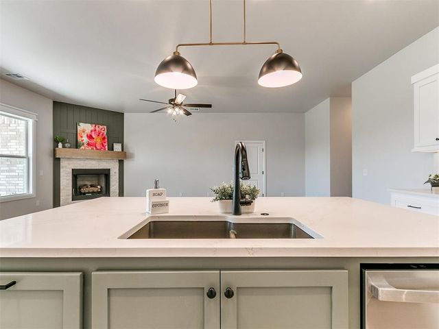 713 Summit Hollow Drive, Norman, OK 73071
