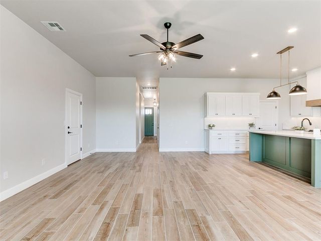 713 Summit Hollow Drive, Norman, OK 73071