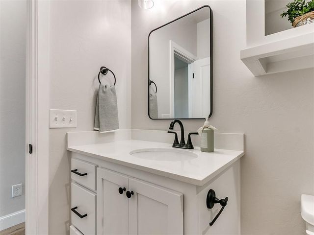 713 Summit Hollow Drive, Norman, OK 73071