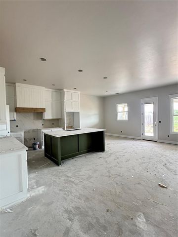 713 Summit Hollow Drive, Norman, OK 73071