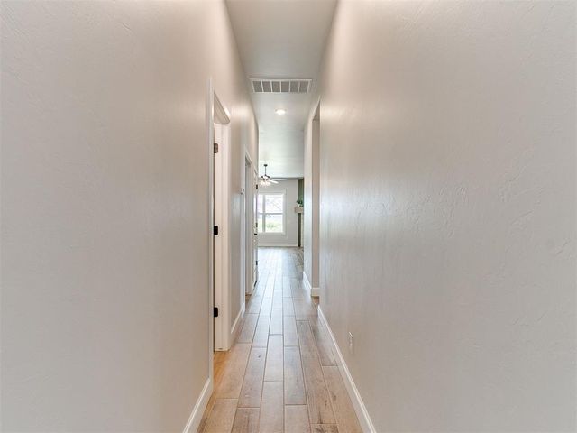 713 Summit Hollow Drive, Norman, OK 73071