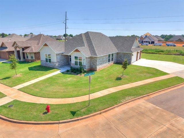 713 Summit Hollow Drive, Norman, OK 73071