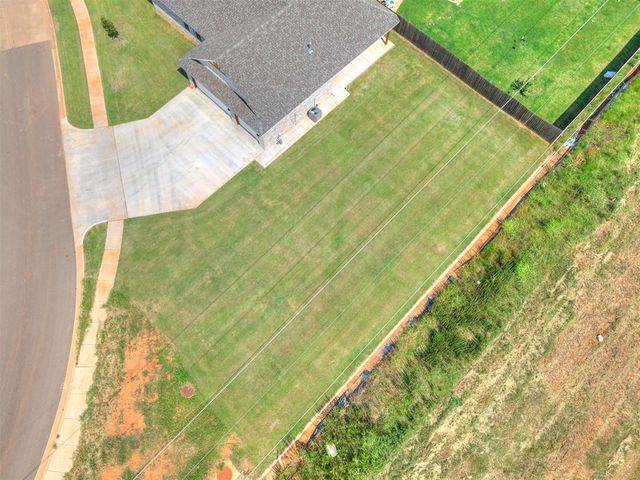 713 Summit Hollow Drive, Norman, OK 73071