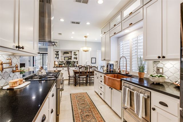 714 Highland Hills Lane, Highland Village, TX 75077