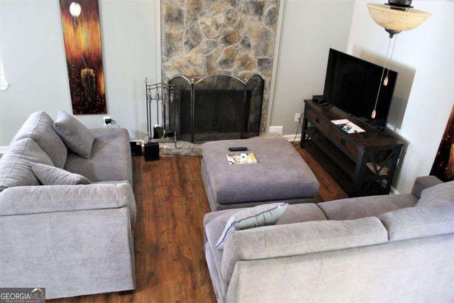 1068 Falling Water Drive, Smyrna, GA 30080