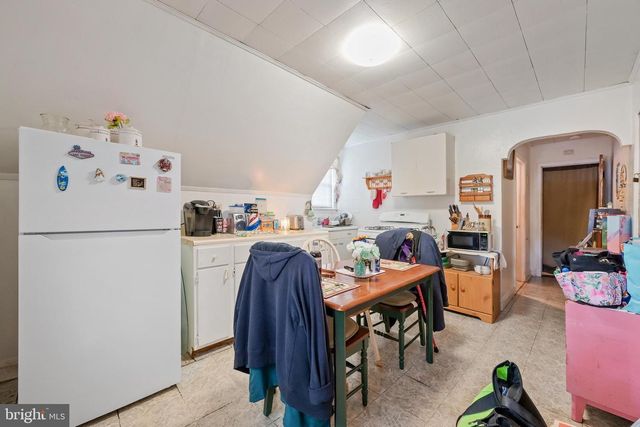 6811 5TH AVE, Baltimore, MD 21222