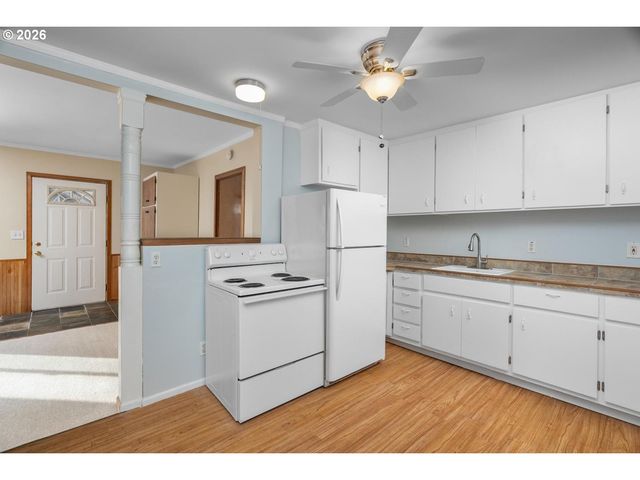 12406 Se FULLER Rd, Milwaukie, OR 97222