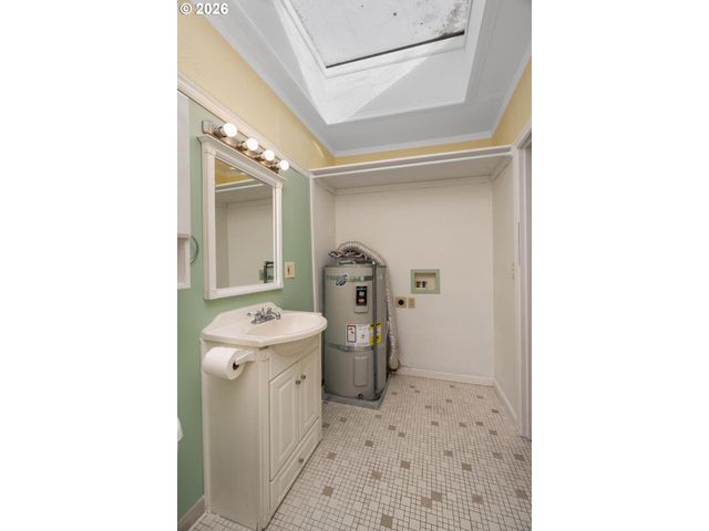 12406 Se FULLER Rd, Milwaukie, OR 97222