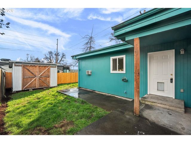 12406 Se FULLER Rd, Milwaukie, OR 97222