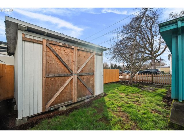 12406 Se FULLER Rd, Milwaukie, OR 97222