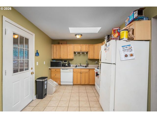 12406 Se FULLER Rd, Milwaukie, OR 97222