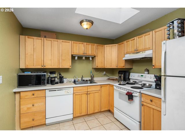 12406 Se FULLER Rd, Milwaukie, OR 97222