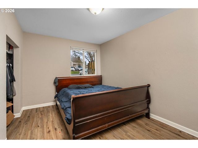 12406 Se FULLER Rd, Milwaukie, OR 97222