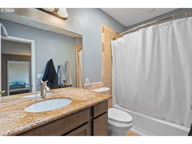 12406 Se FULLER Rd, Milwaukie, OR 97222