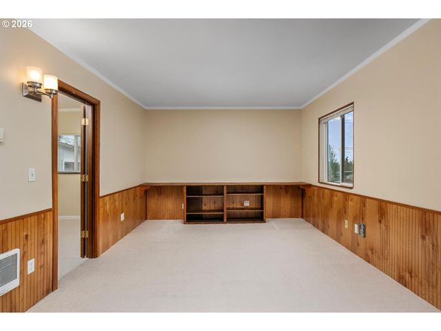 12406 Se FULLER Rd, Milwaukie, OR 97222