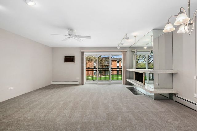 4250 Saratoga Avenue L214, Downers Grove, IL 60515