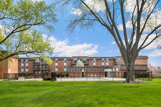 4250 Saratoga Avenue L214, Downers Grove, IL 60515