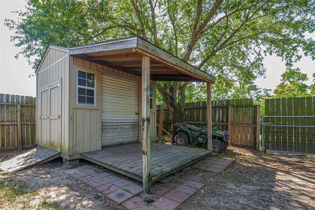 3024 County Road 855c, Alvin, TX 77511