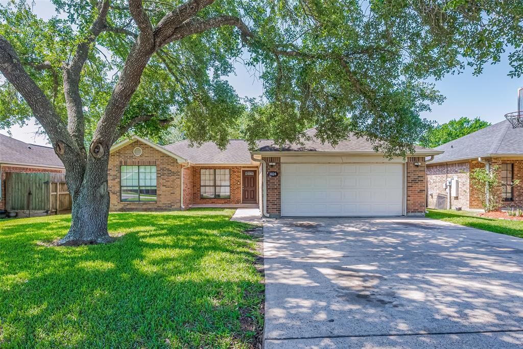 3024 County Road 855c, Alvin, TX 77511