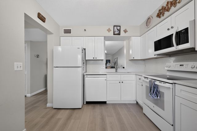 14527 BONAIRE Boulevard 103, Delray Beach, FL 33446