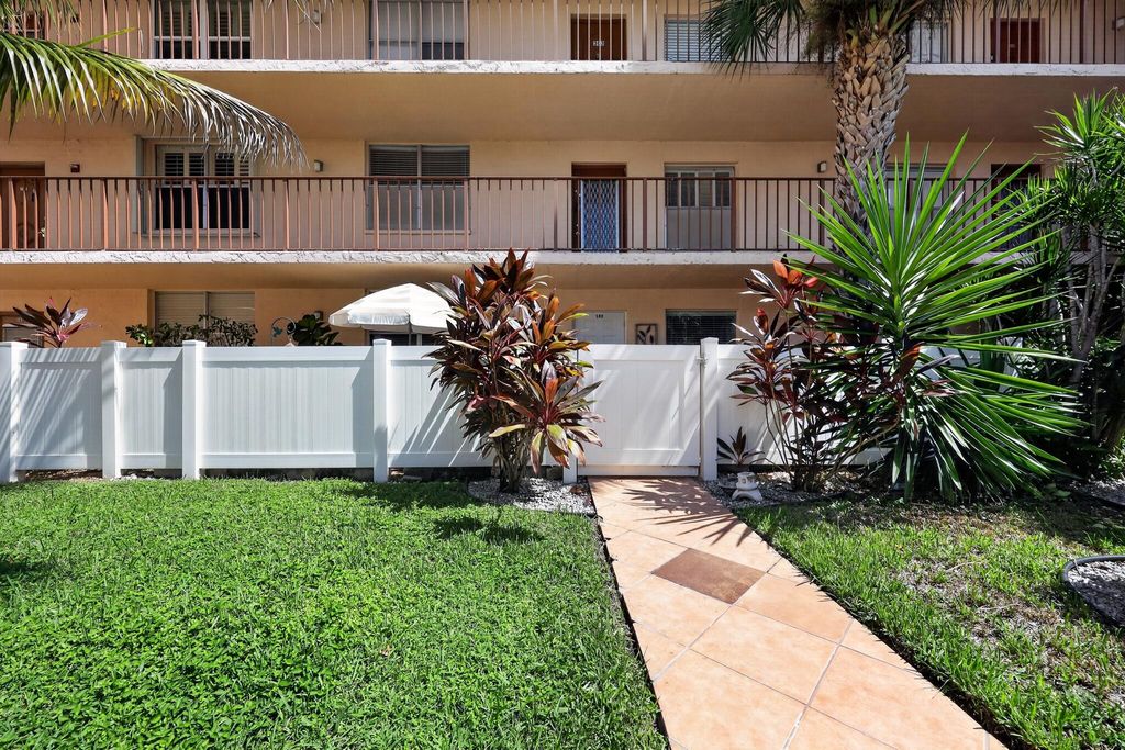 14527 BONAIRE Boulevard 103, Delray Beach, FL 33446