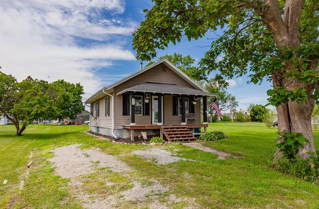 311 SE 2nd Street, Melcher Dallas, IA 50163