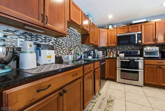 1 Brookview Ln, Hardyston Twp., NJ 07419