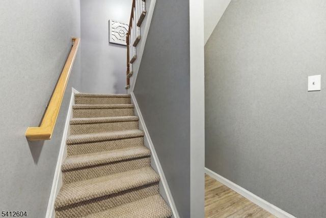 1 Brookview Ln, Hardyston Twp., NJ 07419